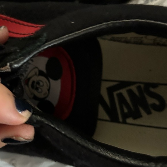 Mickey Mouse Disney Vans - Picture 2 of 5